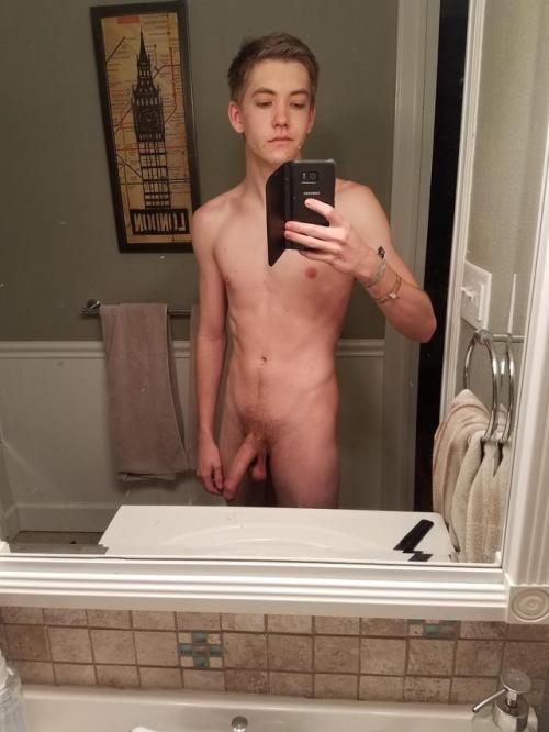 fickkolben:C (21) | Straight | U.S.More of him here.