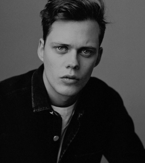 mister-babado0k:Bill Skarsgård; Noir.