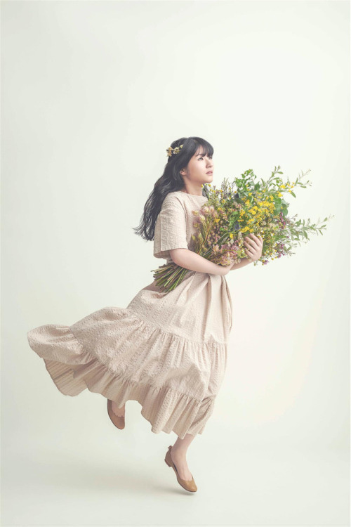 kimonobeat:artist edda for her 2018 single, “Flower Step”