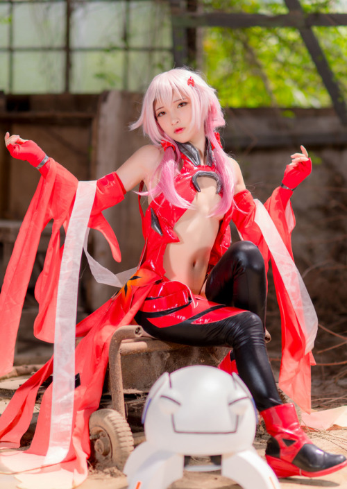 scandalousgaijin:Inori Yuzuriha