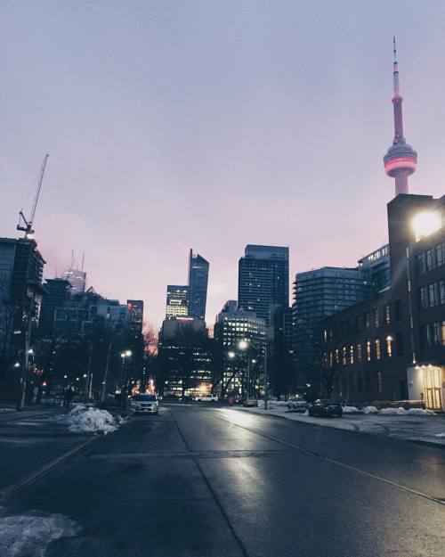 standingelements:AM #vscocam #torontocity of my dream