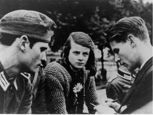 Sophie Scholl (21), Hans Scholl (24) & Christoph Probst (24) who were members of the German anti-Nazi resistance group, The White Rose were executed by guillotine on this day in 1943. Check this blog!