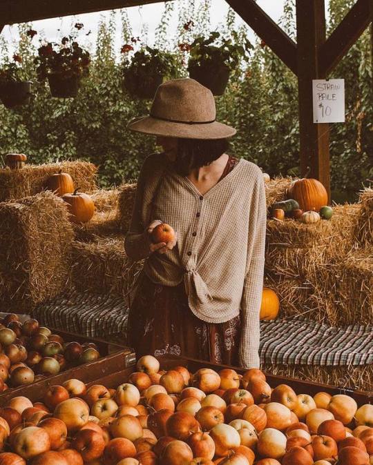 🍎 christinaloewen 🍎