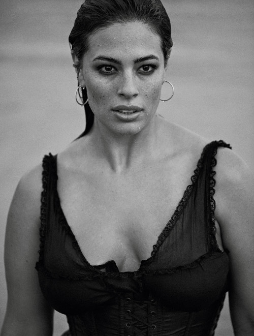 frogmp3:sinnamonscouture:Ashley Graham for Vogue Paris,...