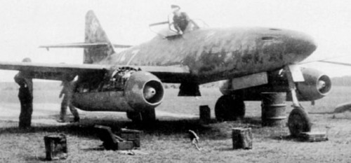 bmashine:Training to fly jet fighters Me-262 from the special...