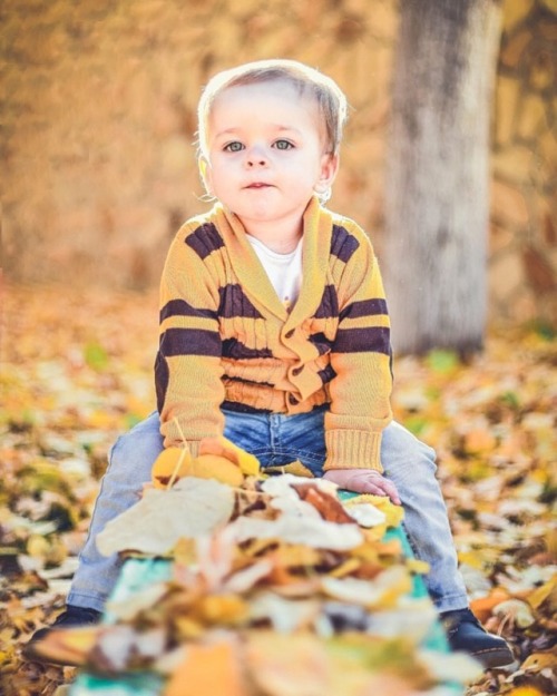 Autumn is coming#portrait #child #cute #autumn #season #yellow...