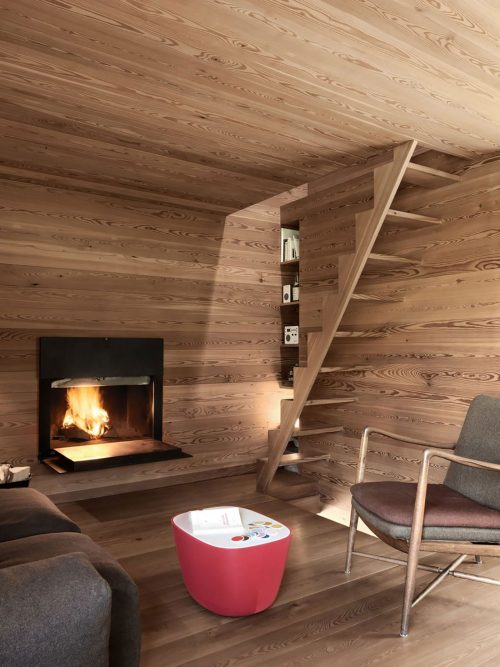 utwo:Tiny Cabin  Swiss Alps, Sarreyer hillside © Lionel...