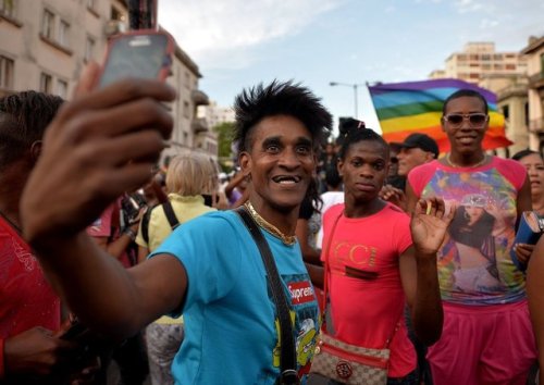 huffpost:From Cuba to India to Japan, these photos from LGBTQ...