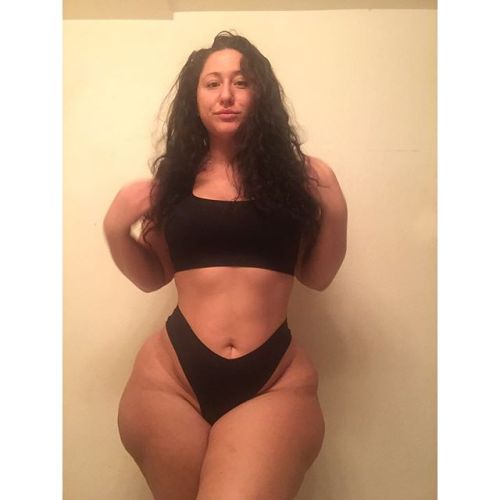 thicknessdesires:The one and only Vanessa Blake.