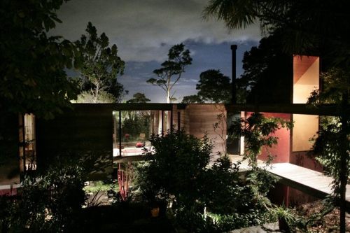 oxide-joyride:The Brake House, Titirangi NZ. Designed by Ron...