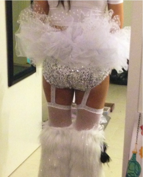 diaperbabe:Happy New Year everyone!! Raving in my diaper...