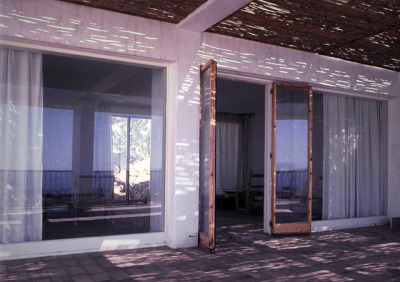 ofhouses:<br />675. Josep Lluís Sert /// Jutta von Seht House /// <br />Urbanización Can Pep Simó, Ibiza, Spain /// <br />1964-65<br />OfHouses guest curated by Apartamento.(Photo:<br /> © Véra Cardot, Pierre Joly. Source: Centre Pompidou, Bibliothèque Kandinsky.)<br /> ofhouses:<br />675. Josep Lluís Sert /// Jutta von Seht House /// <br />Urbanización Can Pep Simó, Ibiza, Spain /// <br />1964-65<br />OfHouses guest curated by Apartamento.(Photo:<br /> © Véra Cardot, Pierre Joly. Source: Centre Pompidou, Bibliothèque Kandinsky.)<br />