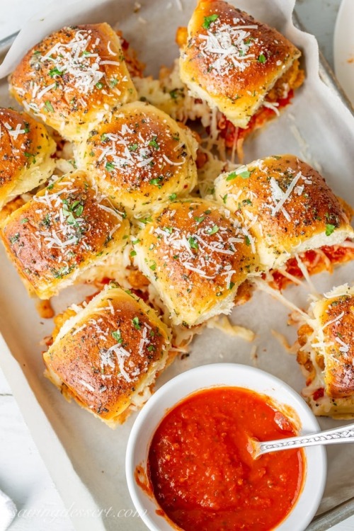 verticalfood:Chicken Parmesan Sliders