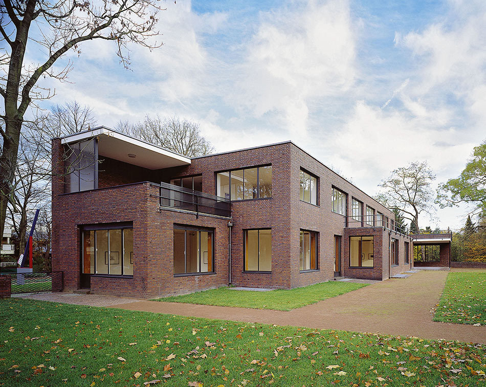 Design is fine. History is mine. — Mies van der Rohe, Haus