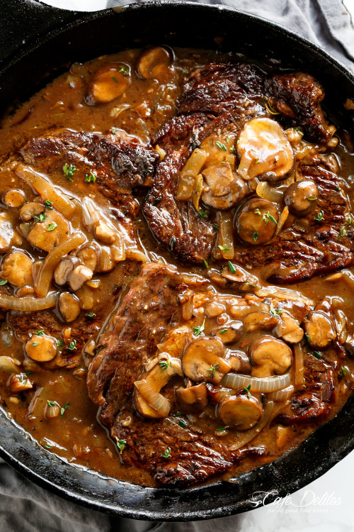 foodffs:ribeye steaks with mushroom gravyReally nice recipes....