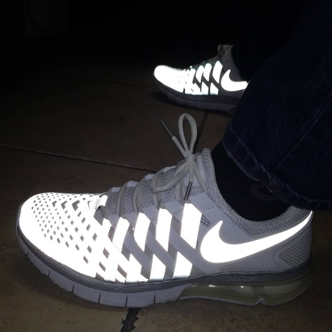 nike fingertrap max white