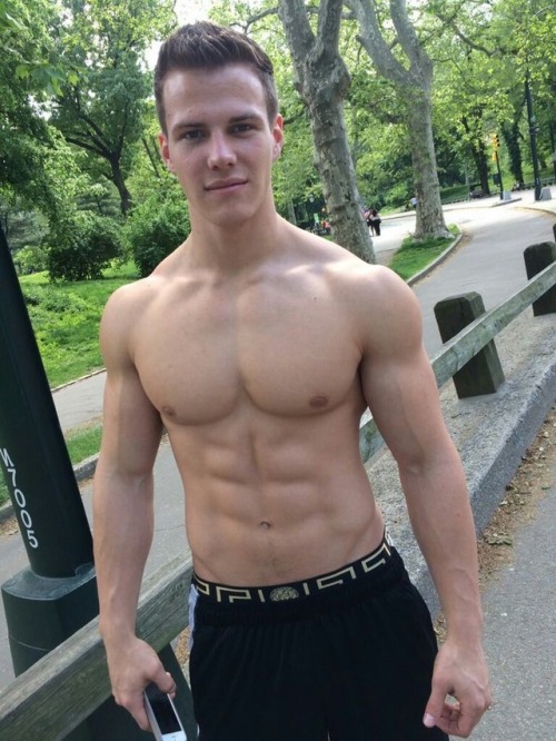 tommytank4:https://www.tumblr.com/blog/tommytank4 - hot and...