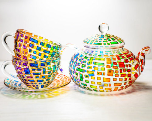 This Ukrainian Artist Handpaints Glassware And Here Are The 30...