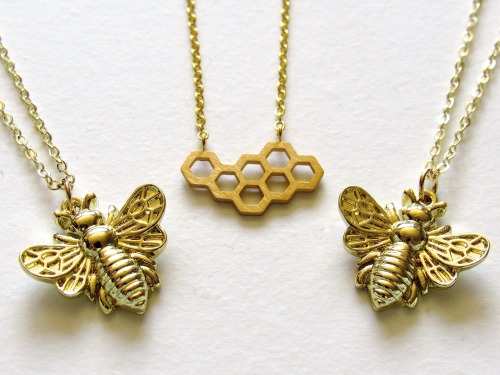 highschoollevelotaku:kloica:(On Sale!) Golden Bee Necklaces...