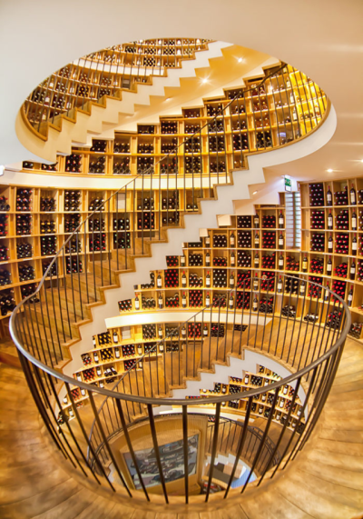 The wine shop L'Intendant, Bordeaux, France [700*1000]