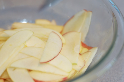 beautifulpicturesofhealthyfood:How to Make a Rose Apple...