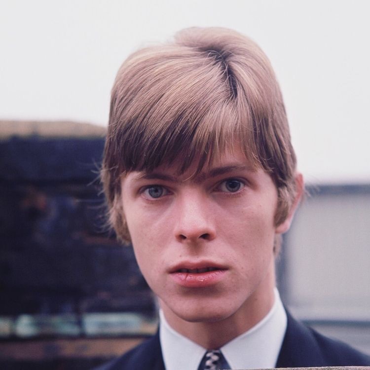 vezzipuss.tumblr.com — David Bowie, Backstage, “1980 Floor Show”, Photo