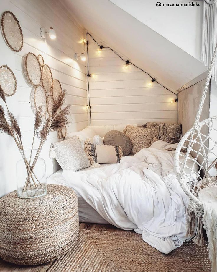 Dream Bedroom ππ Goede nachtrust is belangrijk. Voor iedereen! En als we toch zoveel tijd spenderen in deze ruimte, waarom dan niet de slaapkamer wat extra liefde geven? Investeer in een goed matras, beddenlinnen van natuurlijke materialen en meubels en accessoires die de rustige uitstraling van de ruimte alleen maar accentueren. Alsof je slaapt in de natuur ! π· @marzena.marideko // Interieur Wonen #boho #slaapkamerstyling #interieur #bedroominspo Dream Bedroom ππ Goede nachtrust is belangrijk. Voor iedereen! En als we toch zoveel tijd spenderen in deze ruimte, waarom dan niet de slaapkamer wat extra liefde geven? Investeer in een goed matras, beddenlinnen van natuurlijke materialen en meubels en accessoires die de rustige uitstraling van de ruimte alleen maar accentueren. Alsof je slaapt in de natuur ! π· @marzena.marideko // Interieur Wonen #boho #slaapkamerstyling #interieur #bedroominspo