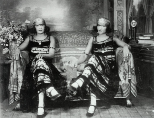 yesterdaysprint:Identical twins, photographed by James Van Der...