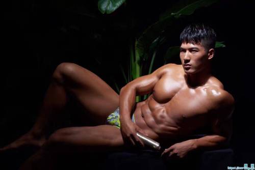 Hot Asian Muscles