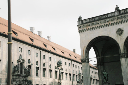 vaguedacier:Feldherrnhalle, München, September 2018.