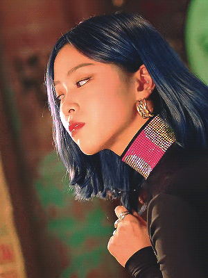 I only like ryujin bc of her short hair | allkpop Forums