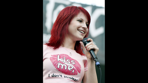 Visita la pagina Hayley Williams is so beautiful – 03 (video)