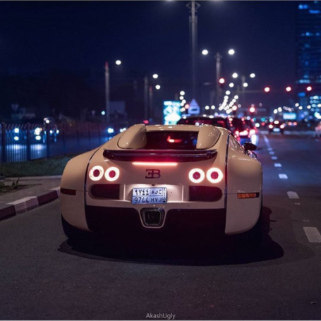 dreamer-garage:Bugatti Veyronby akashugly via instagram