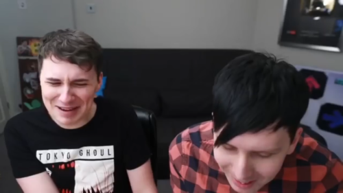 dansababybear:dansababybear:Want to know what fucks me up good? When Dan is laughing, and Phil...