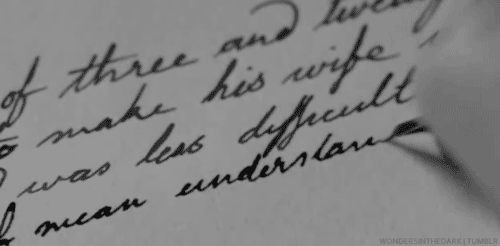 Elle devra faire parvenir une lettre à une personne habitant dans le Maine. She’ll have to give a letter to a person who lives in Maine.