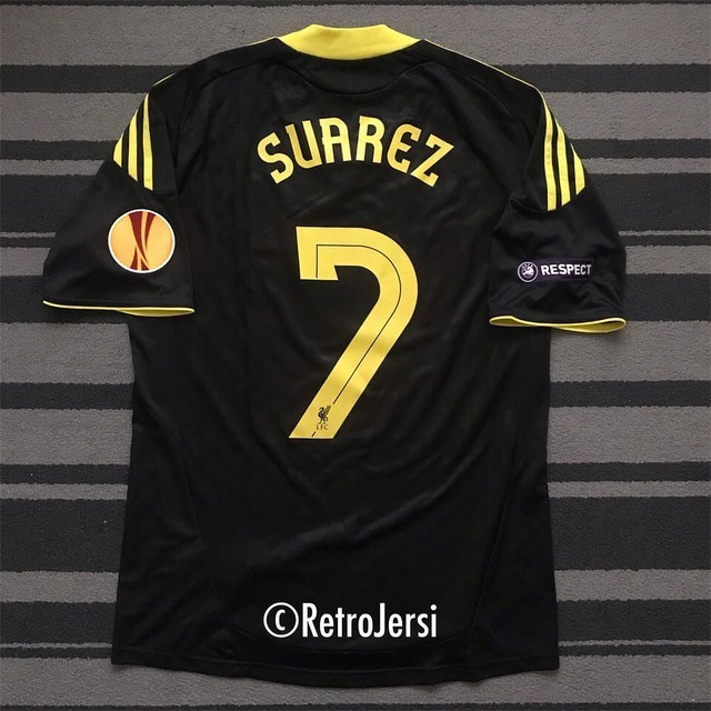 suarez liverpool shirt