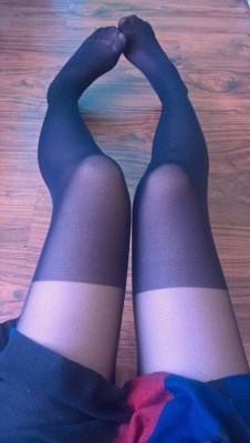 @Hosiery and feet. No Tats Or Piercings. Few Shoes.