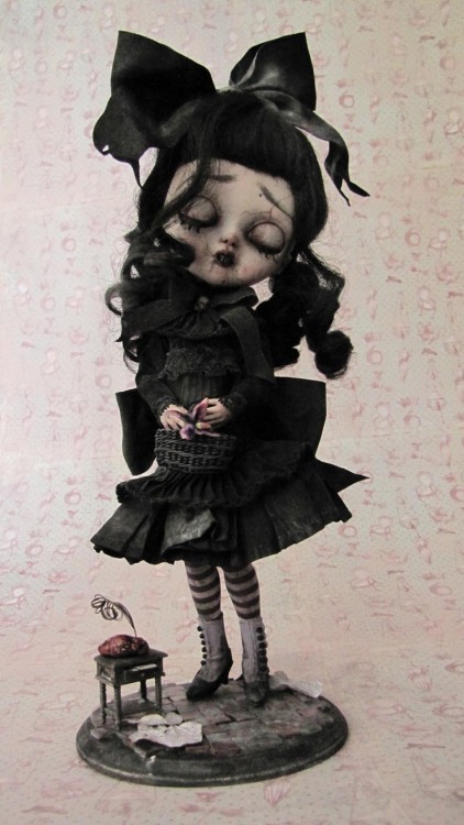 gothdollydolls:by JULIEN MARTINEZvery Mark Ryden-esque!