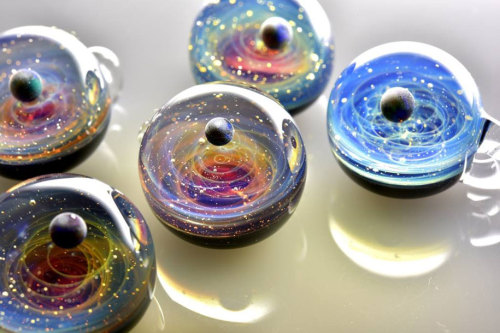 mayahan:Space Glass by Satoshi Tomizu: Galaxy Pendants Made...