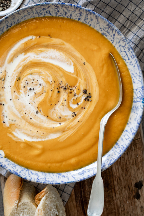 foodffs:HONEY ROASTED BUTTERNUT SQUASH SOUPFollow for...