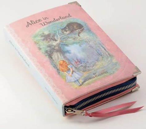 thealicemadteaparty:Alice in wonderland wallet