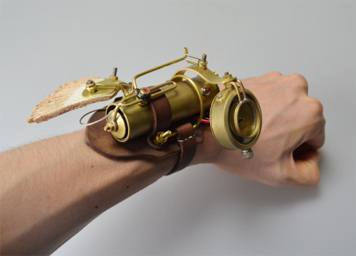 steampunk-and-junk:Suekichi HaruoI think it’s a watch...