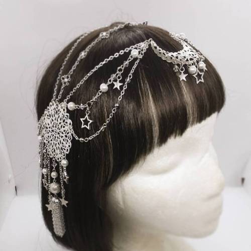 lotvdesigns:Custom silver Milky Way Headchain. It took a while...