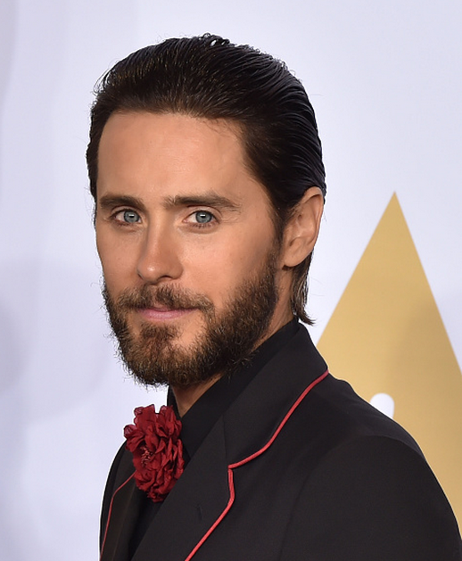 jl-updates: Jared Leto poses in the press room... | DEATH BY ECHELON