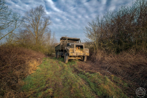 urbanrelicsphotography:LOST PATRIOTOn a cold winter morning,...