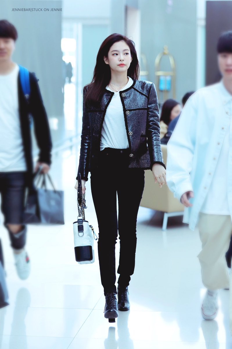 jennie kim airport fashion