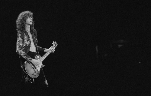 jefferson-mad-hippie:Led Zeppelin At Earl’s Court, 1975...