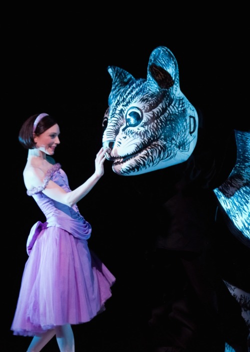 cinematicmusings:
â€œ Sarah Lamb as Alice in Aliceâ€™s Adventures in Wonderland Â© Johan Persson/ROH 2011
â€