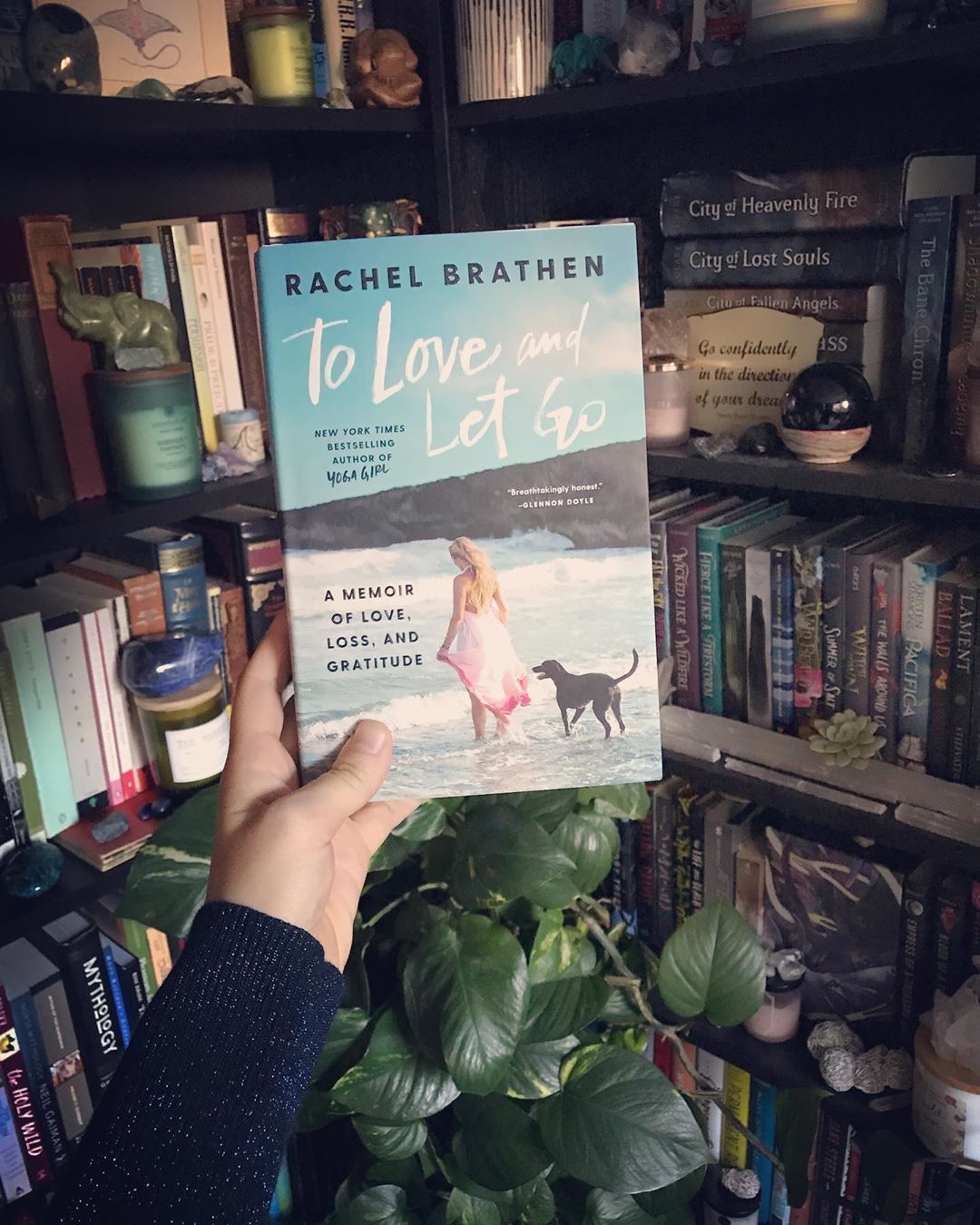 Review: To Love and Let Go by Rachel Brathen – Mary and the Words