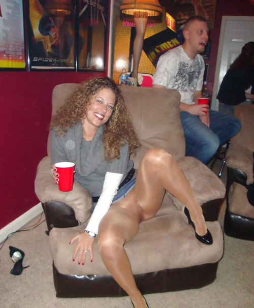 i love to show off my legs in pantyhose